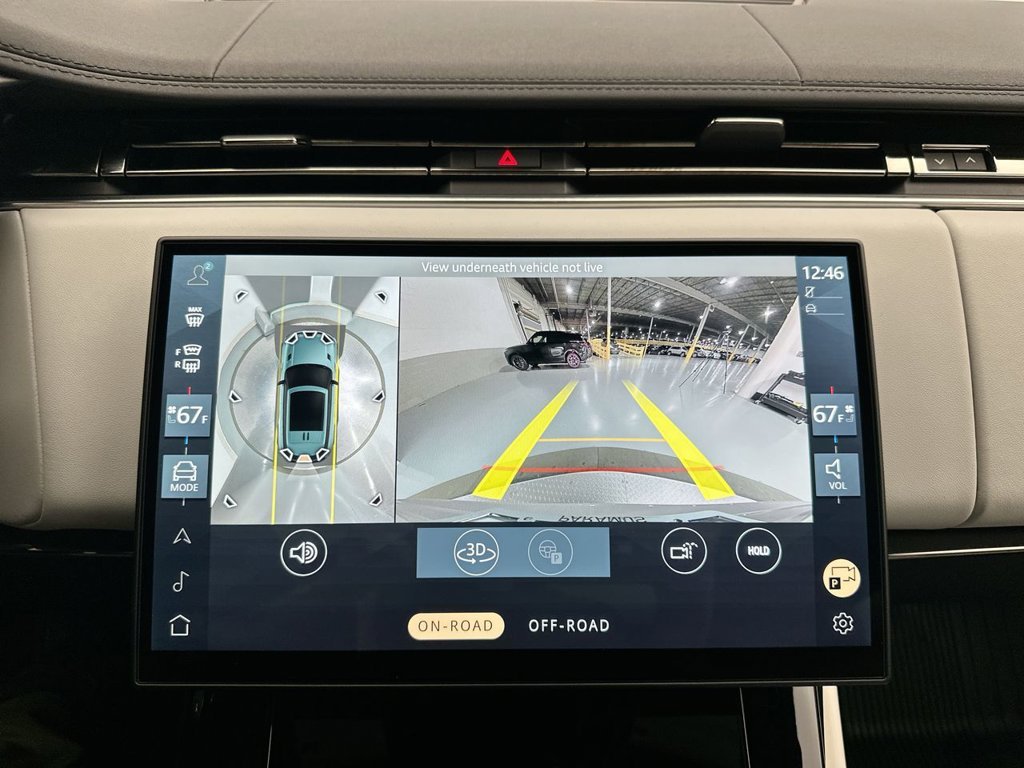 Used 2025  Land Rover Dynamic SE image 28