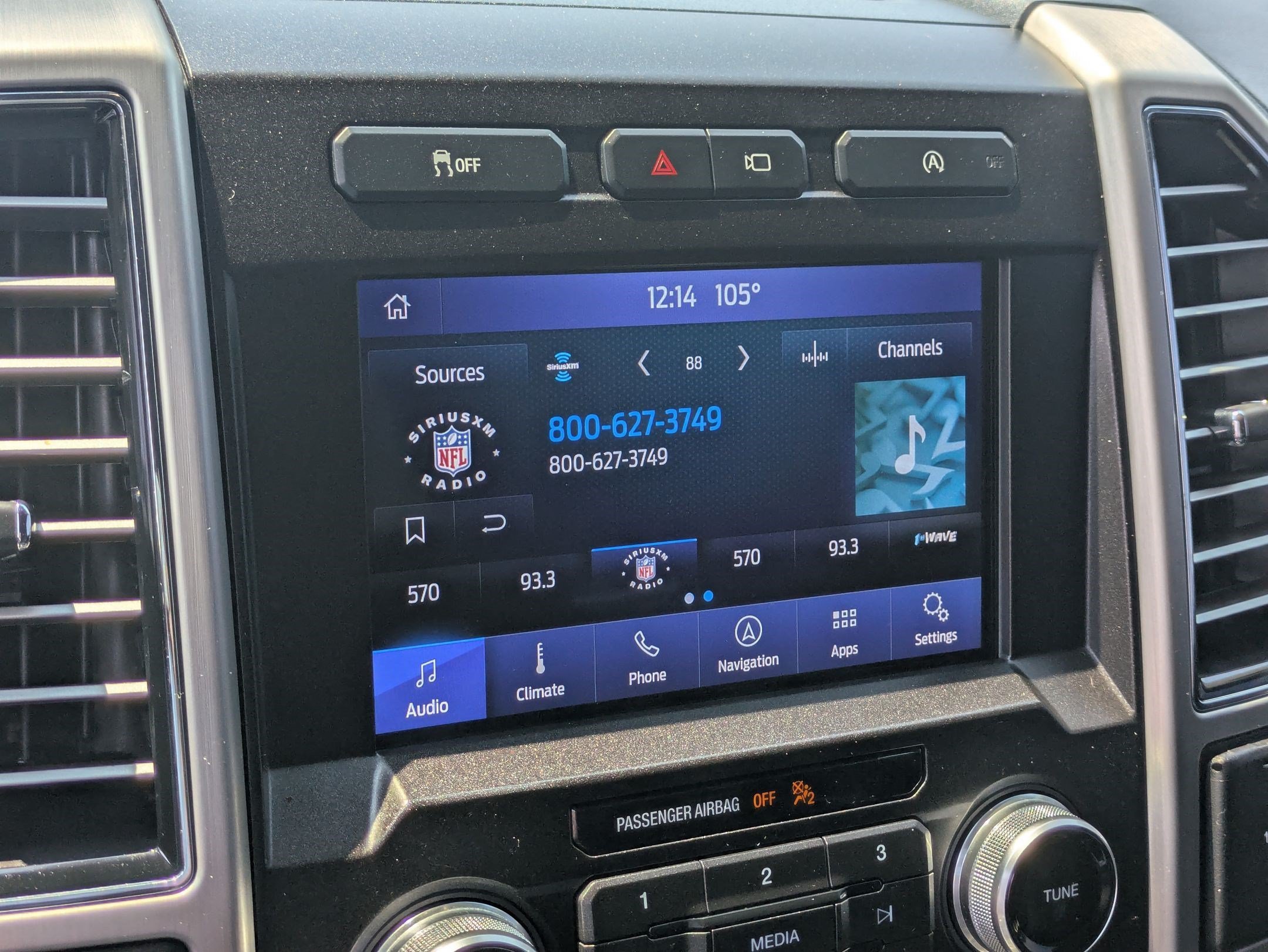 Used 2019 White Platinum Clearcoat Metallic Ford Platinum image 21