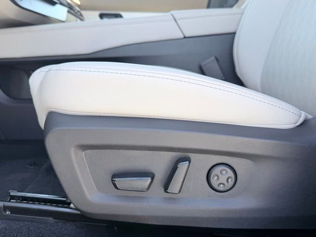 New 2026 Aurora Blue Pearl Metallic / Super Black Two-tone Nissan Platinum image 23
