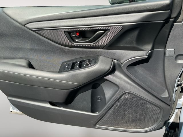 Used 2021 Silver Subaru 2.5i image 11