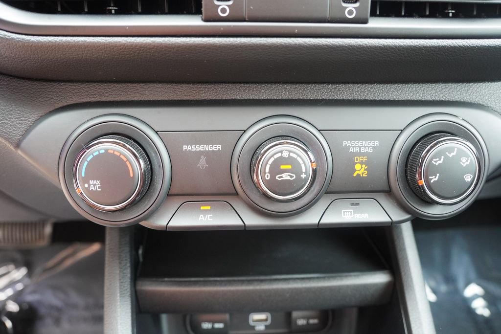 Used 2023 Snow White Pearl Kia LXS image 23