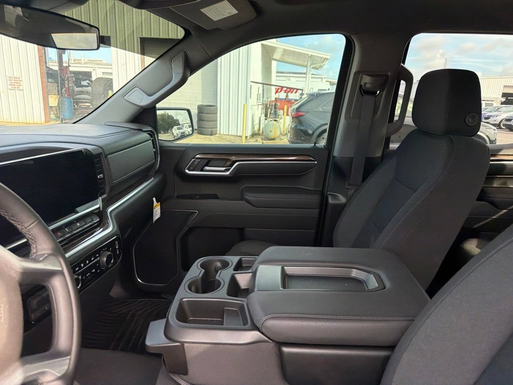Used 2026 Summit White Chevrolet LT image 22