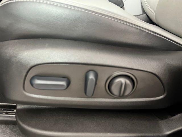 Used 2022 Marine Metallic GMC SLT image 20