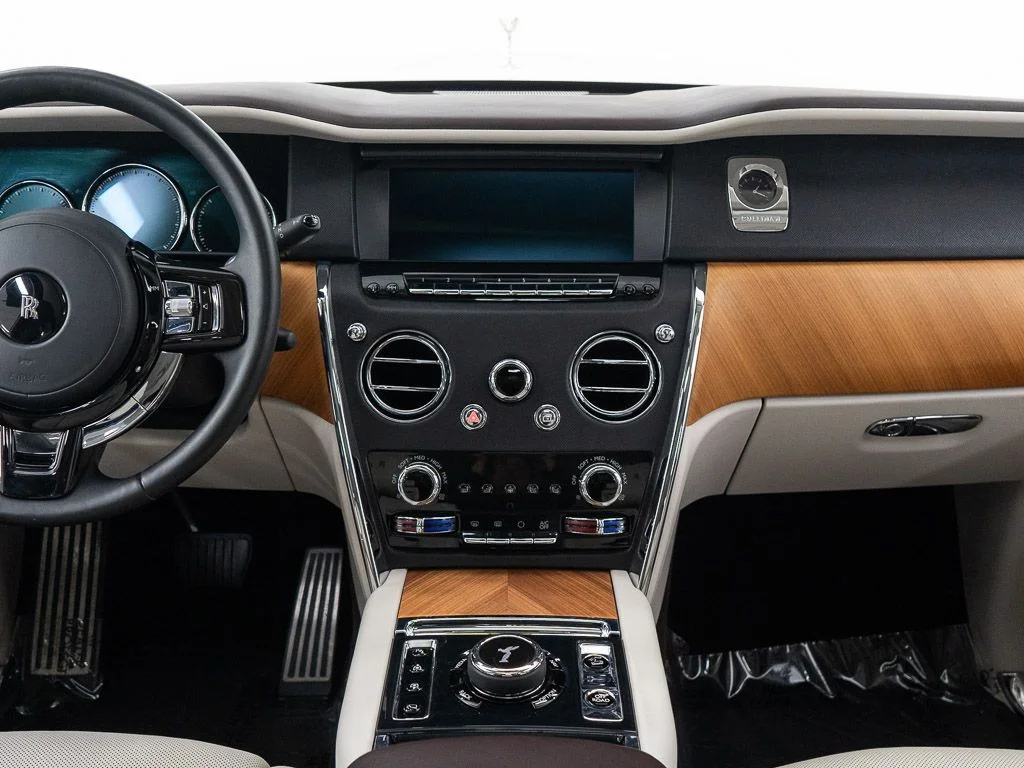 Certified Used 2019 White Sands Rolls-Royce  image 36