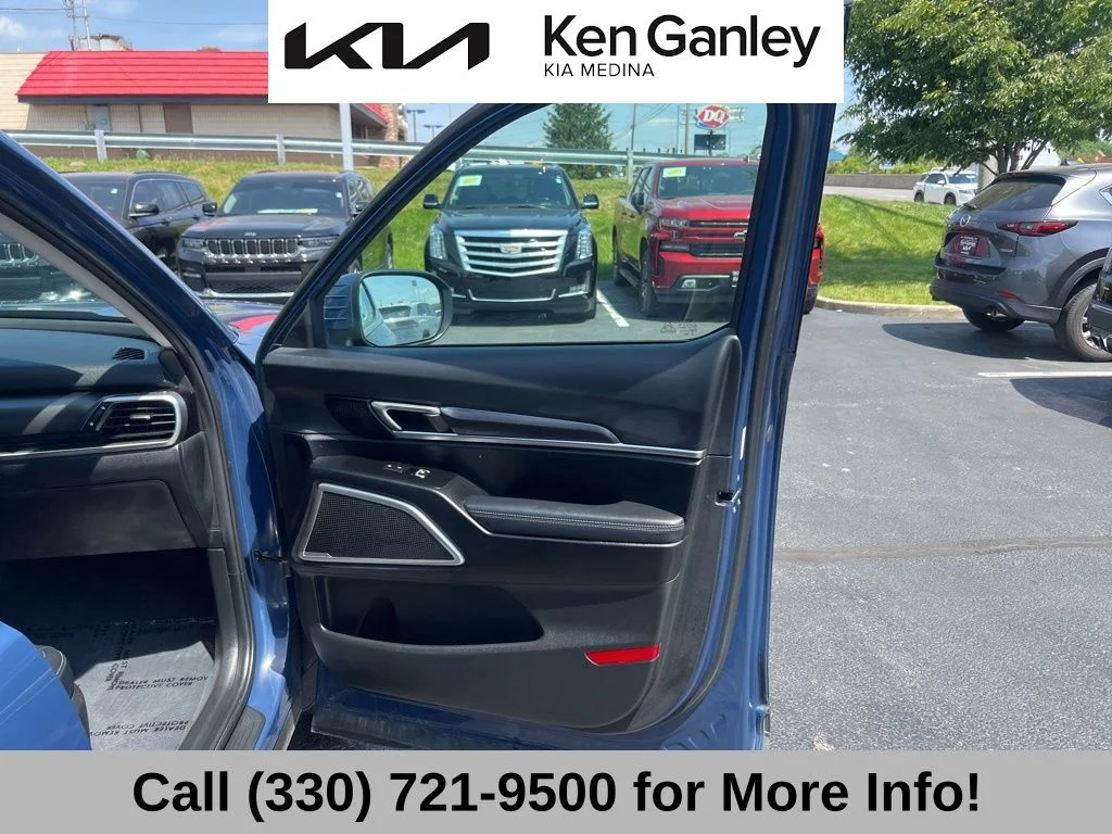 Used 2024 Black Kia S image 61