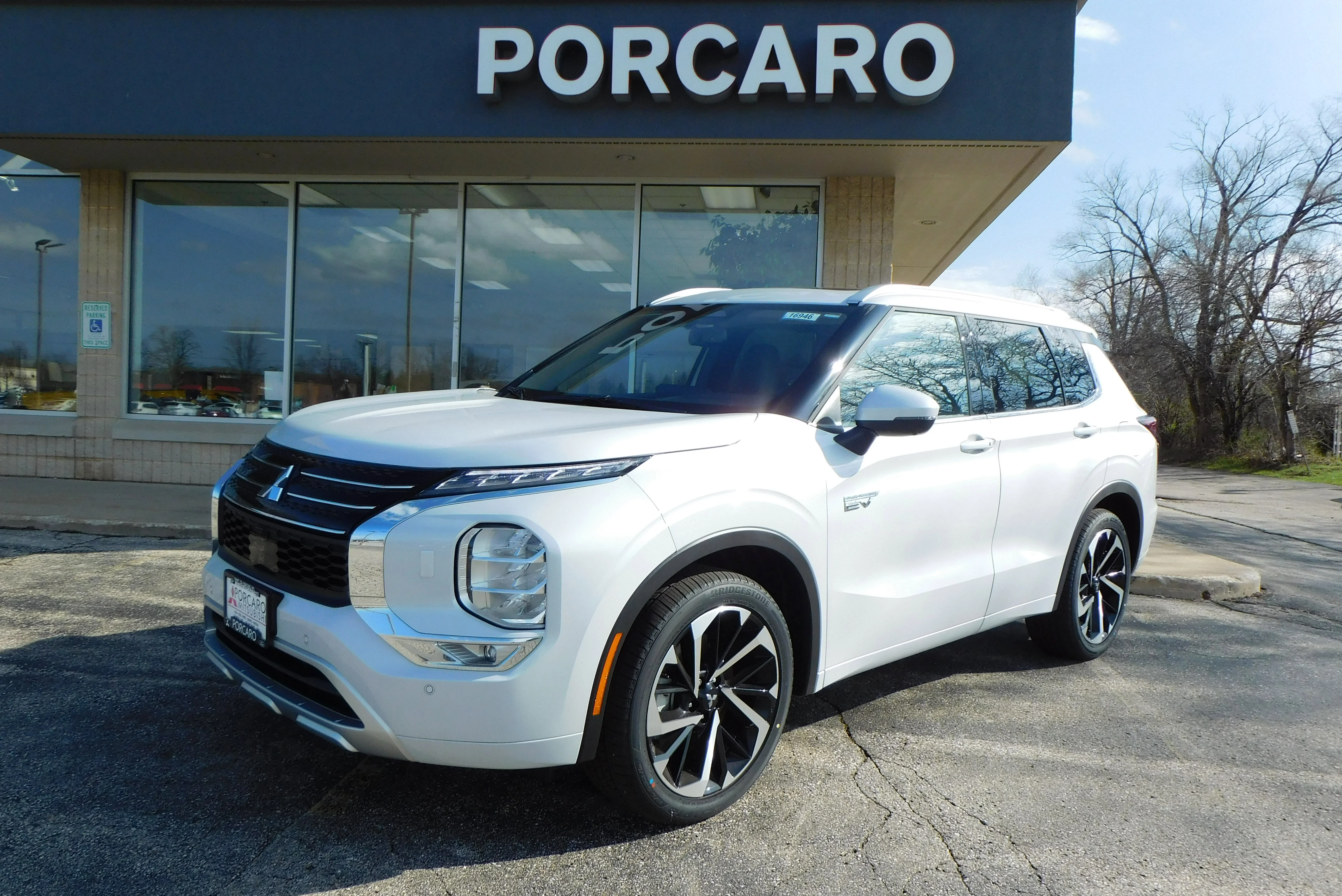 2025 Mitsubishi Outlander Plug-in Hybrid SEL S-AWC's photo