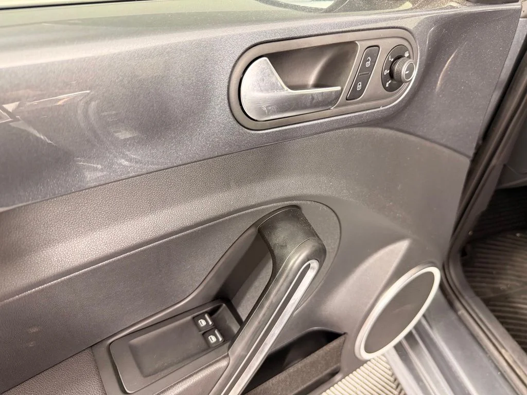 Used 2019 Gray Volkswagen 2.0T SE image 16