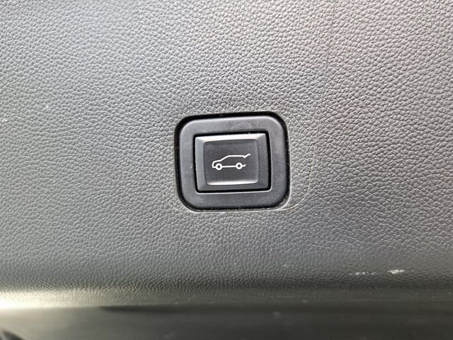 Used 2022 Red Chevrolet LT image 31