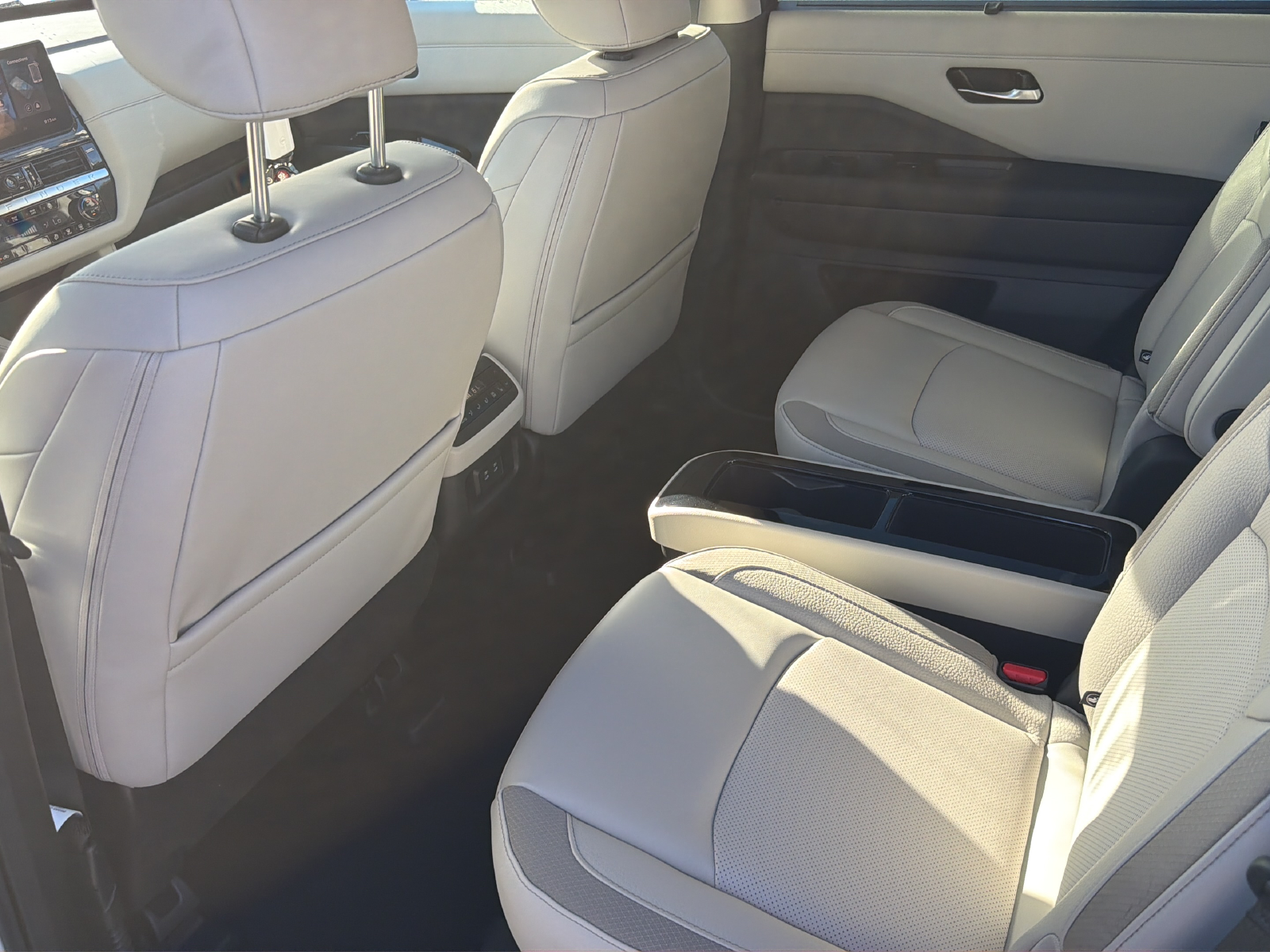 New 2026 White Nissan SL image 36