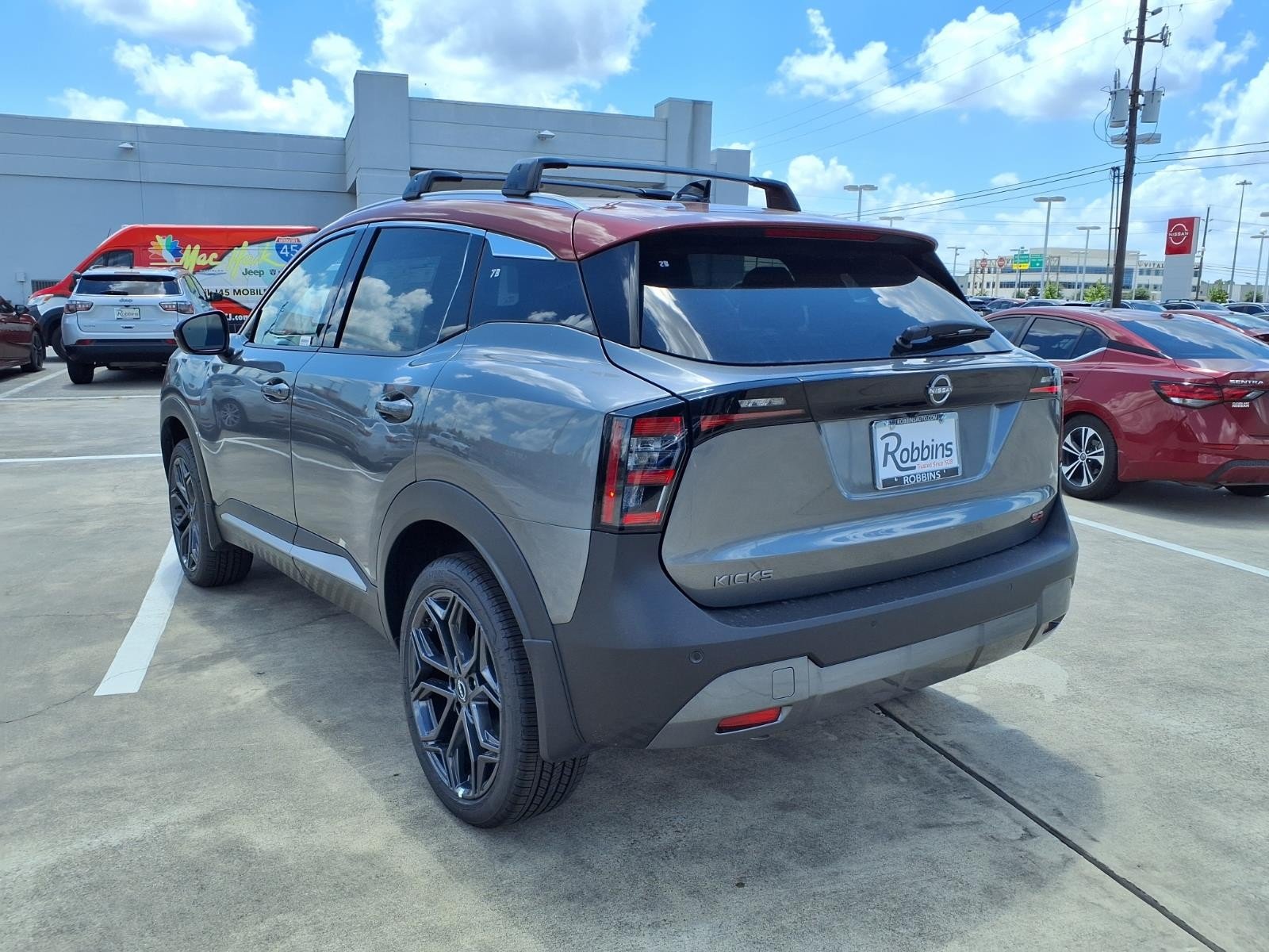 New 2026 Gun Metallic / Scarlet Ember Tintcoat Two-tone Nissan SR image 7