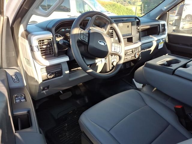 2026 Ford F-550 Super Duty Chassis Cab XL - Photo 23