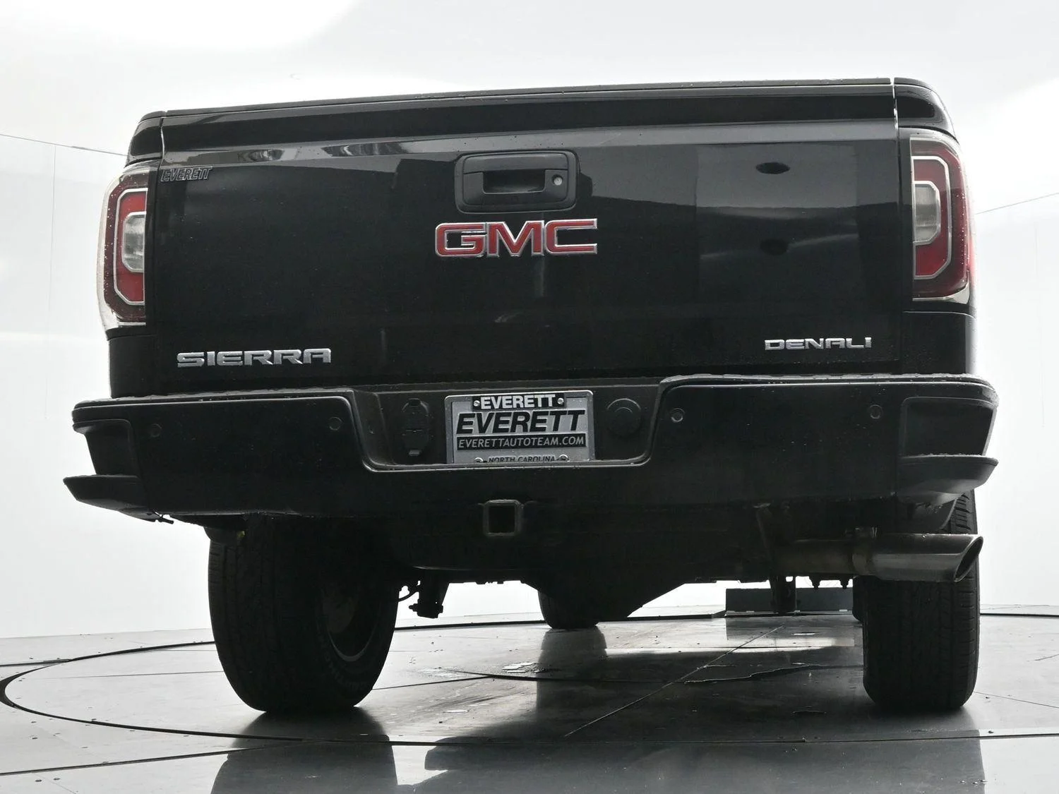 Used 2017 ONYX BLACK GMC Denali image 49