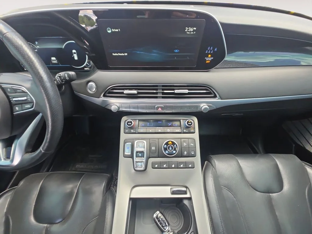 Used 2022 White Hyundai Calligraphy image 11