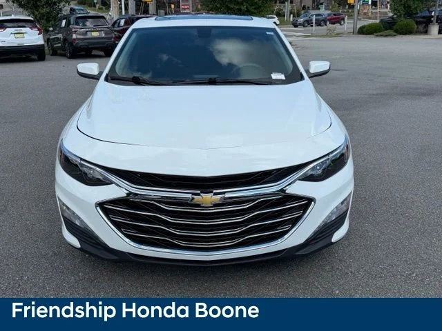 Used 2022 White Chevrolet LT image 2