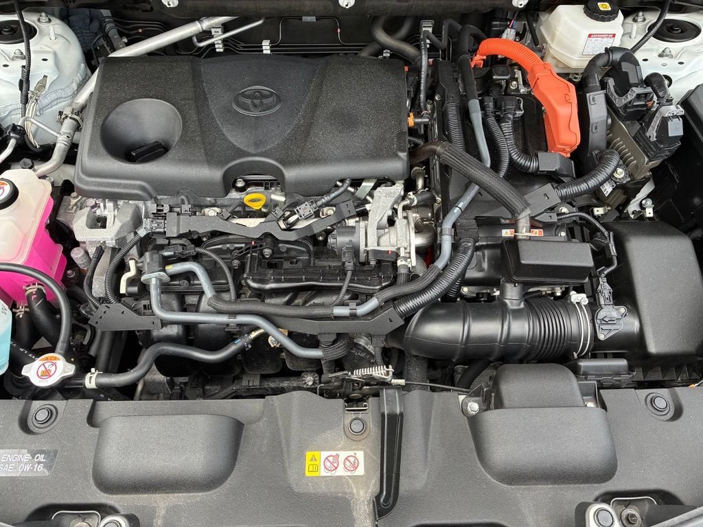 Used 2022 White Toyota XLE image 37