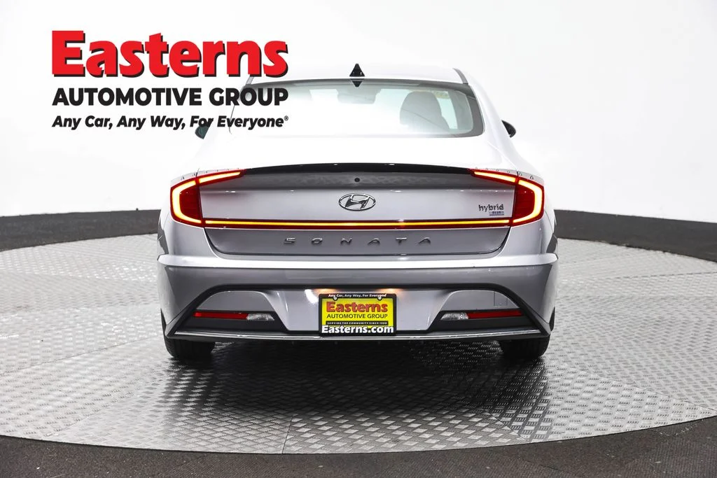Used 2023 Silver Hyundai Blue image 6