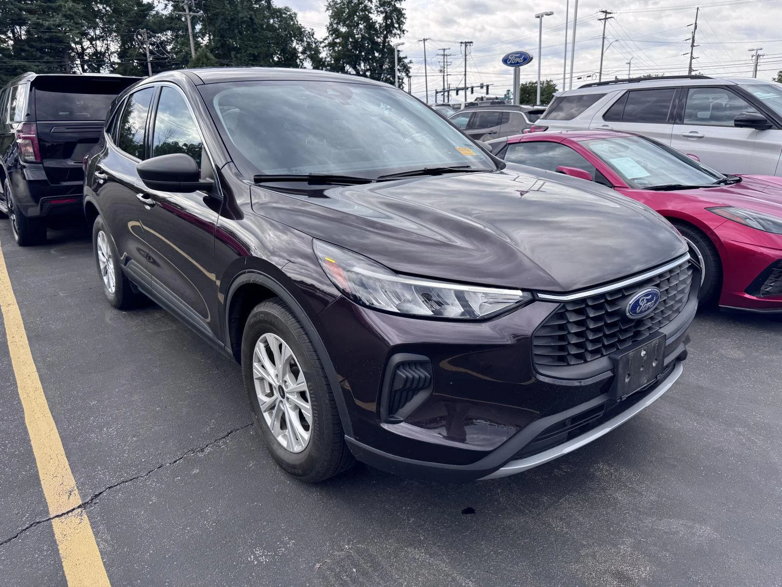 Used 2023 Cinnabar Red Ford Active image 3