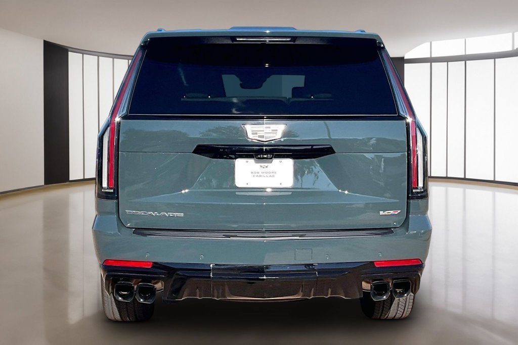 Used 2025 Green Cadillac V-Series image 4