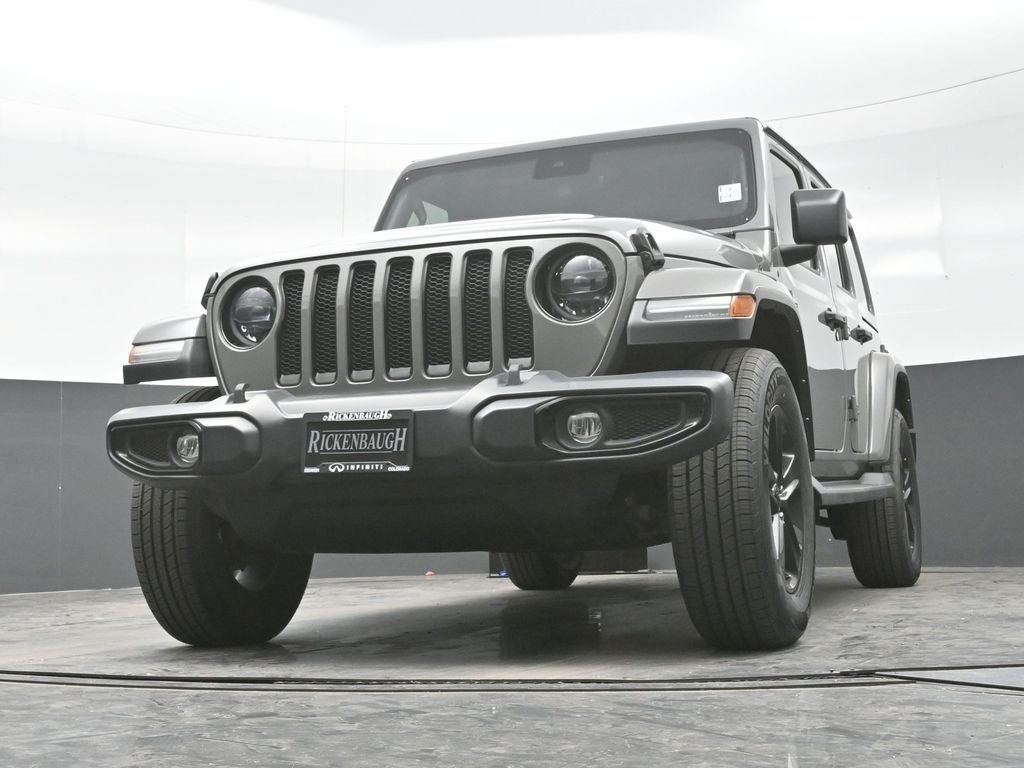 Used 2023 Gray Jeep Altitude image 27