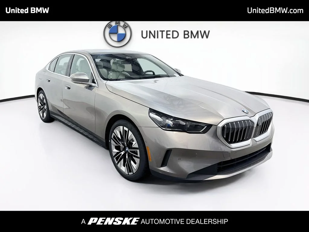 New 2027 Oxide Grey Metallic BMW 530i image 3