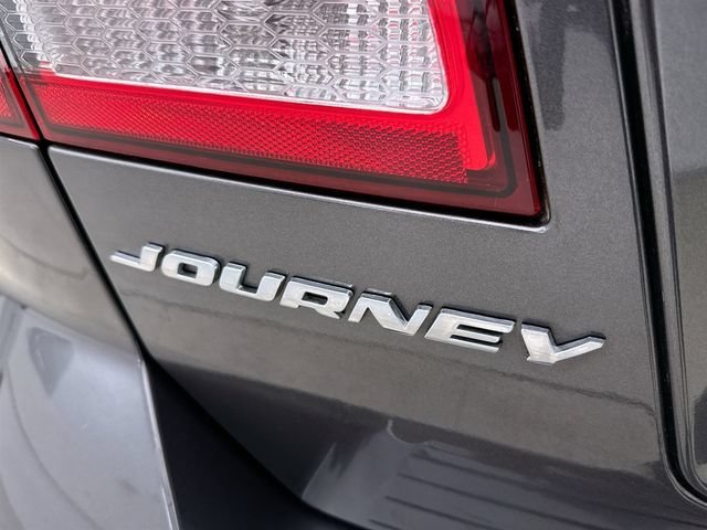 Used 2019 Gray Dodge SE image 38