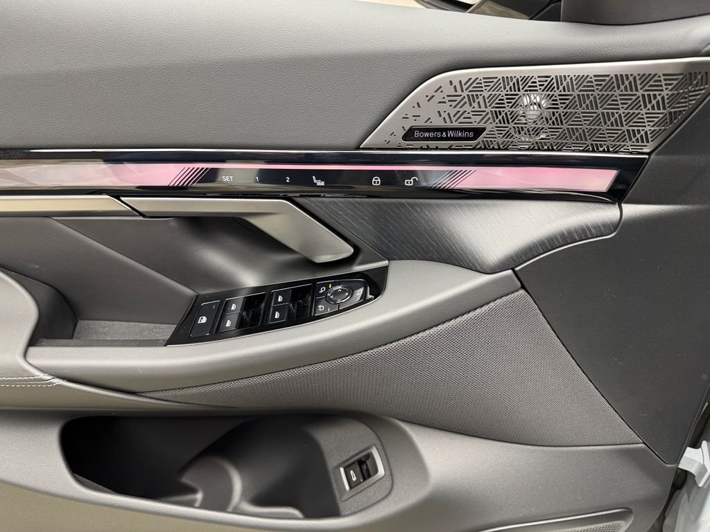 New 2027 Gray BMW 530i xDrive image 10