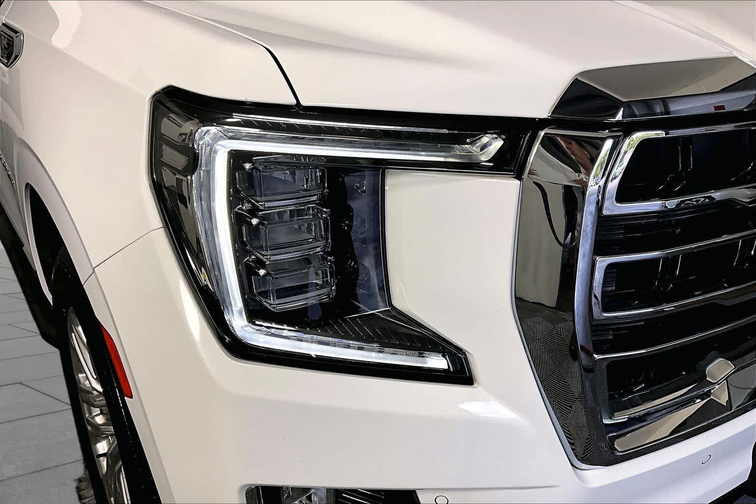 Used 2022 Summit White GMC SLT image 27