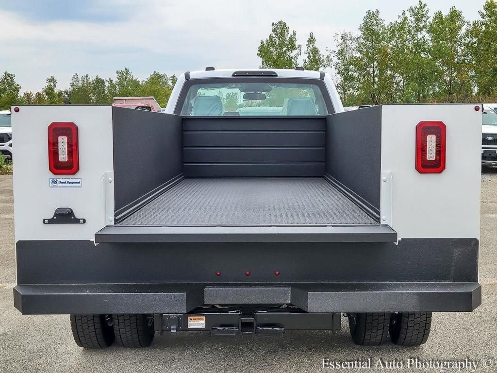 New 2025 Oxford White Ford F-450® XL image 22