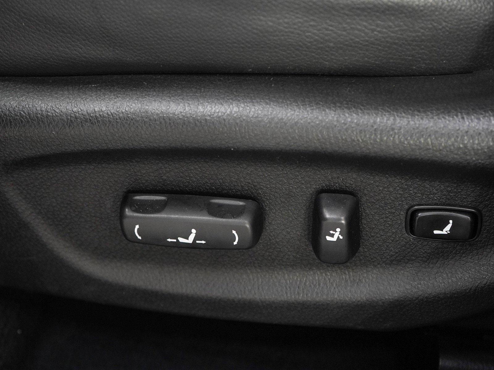 Used 2012 Bright Silver Kia Sx image 23