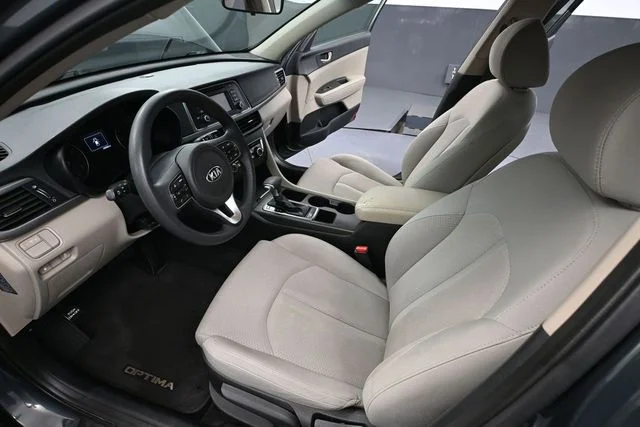 Used 2016 Green Kia LX image 20