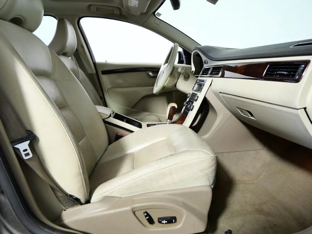 Used 2007  Volvo 3.2 image 11