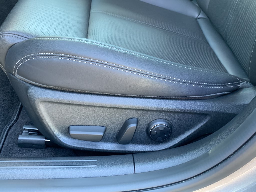 2026 GENESIS G70 Standard - Photo 15
