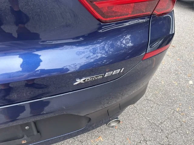 Used 2018 Blue BMW xDrive28i image 6