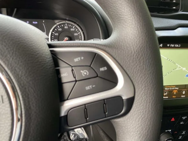 Used 2023 Black Jeep Latitude image 13