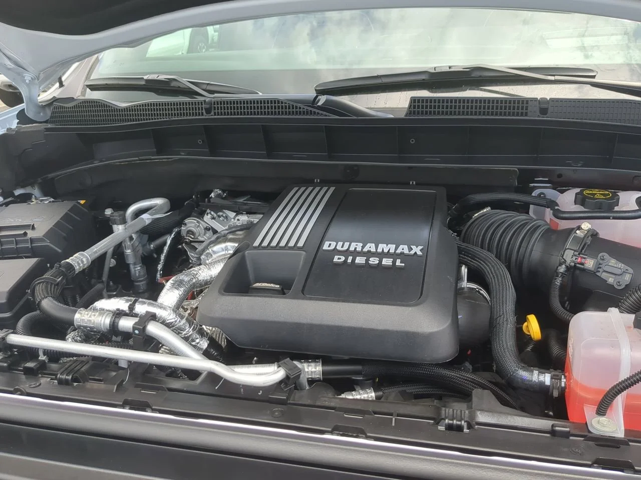 New 2026 Glacier White Tricoat GMC Denali Ultimate image 31