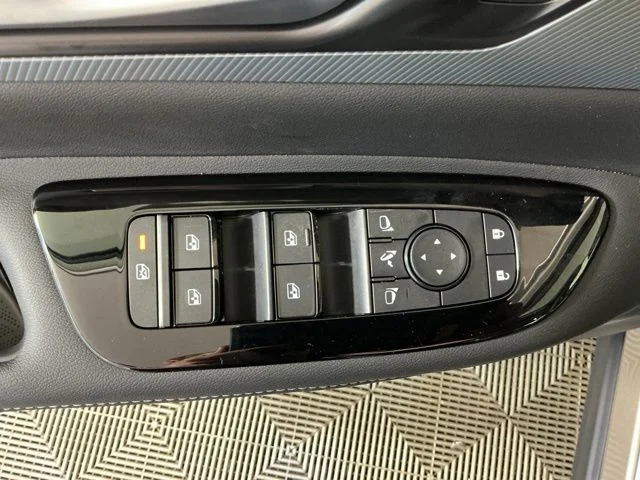 New 2027 Gray Nissan Platinum image 10