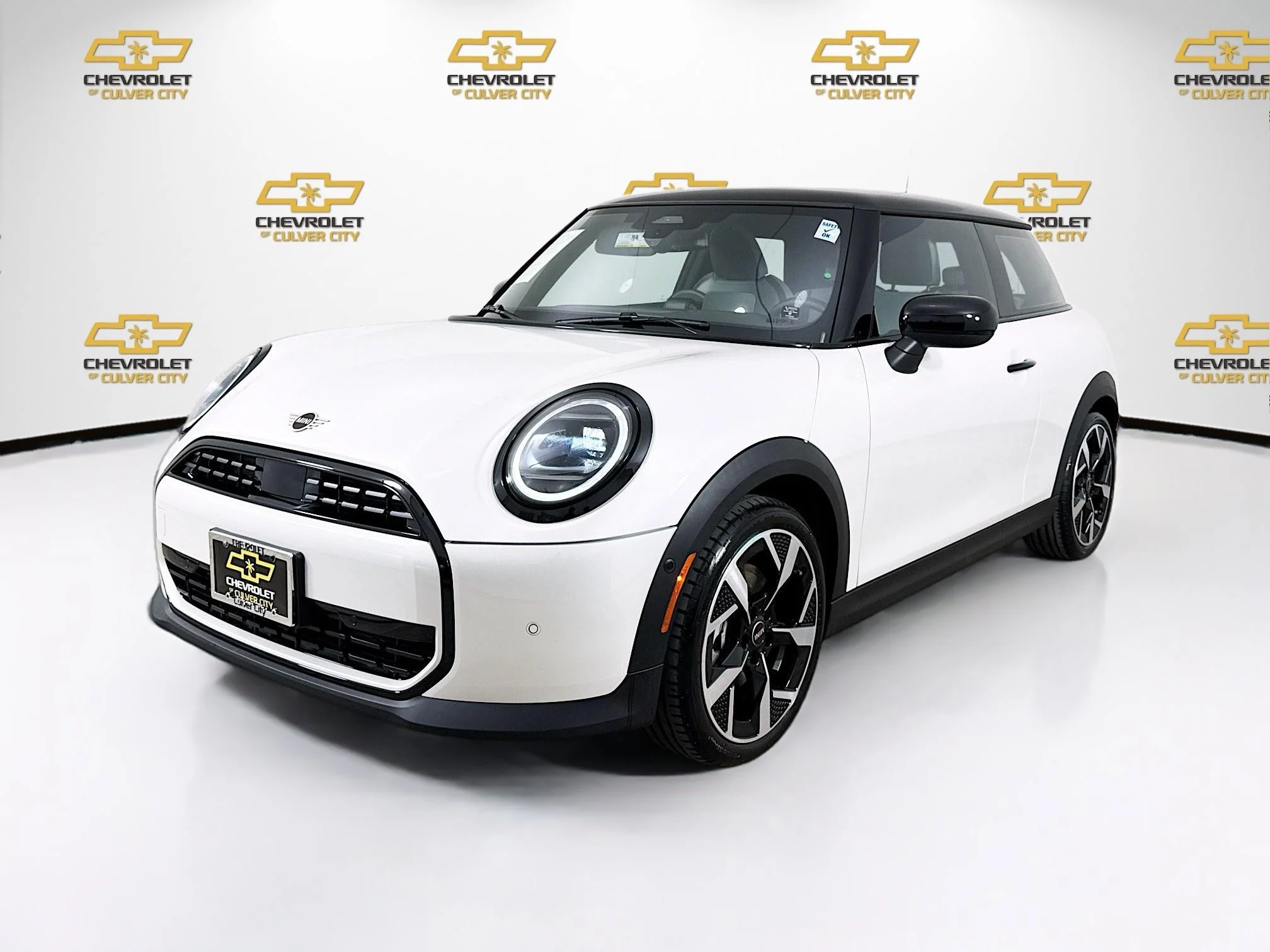 Used 2026  MINI Cooper Oxford Edition image 3