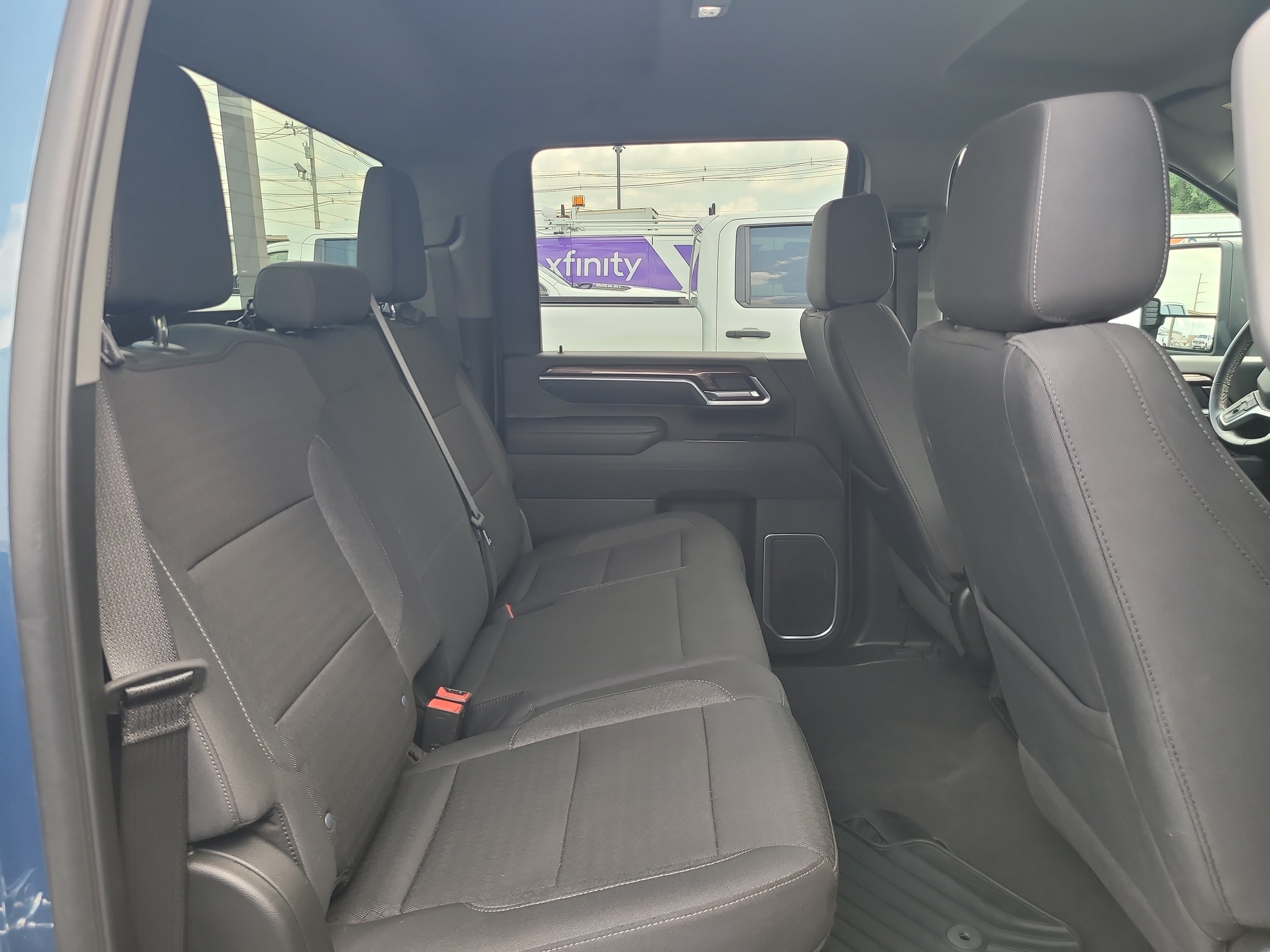 Used 2025 Lakeshore Blue Metallic Chevrolet LT image 5