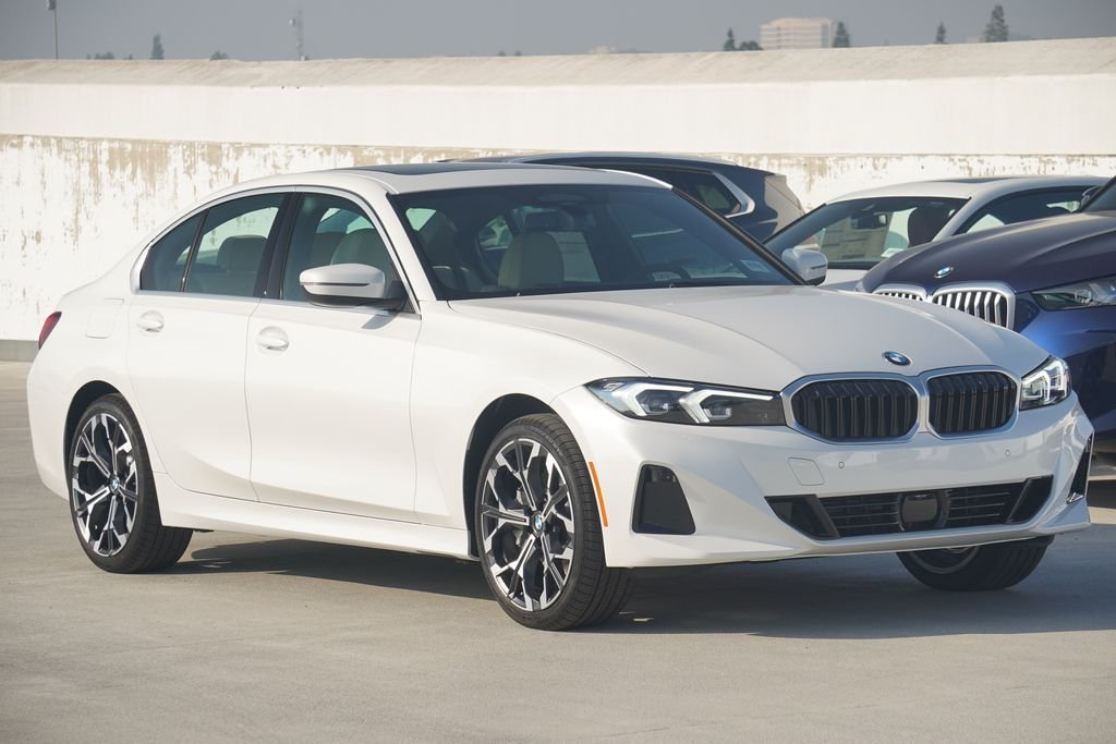 Used 2026 White Metallic BMW 330i image 3
