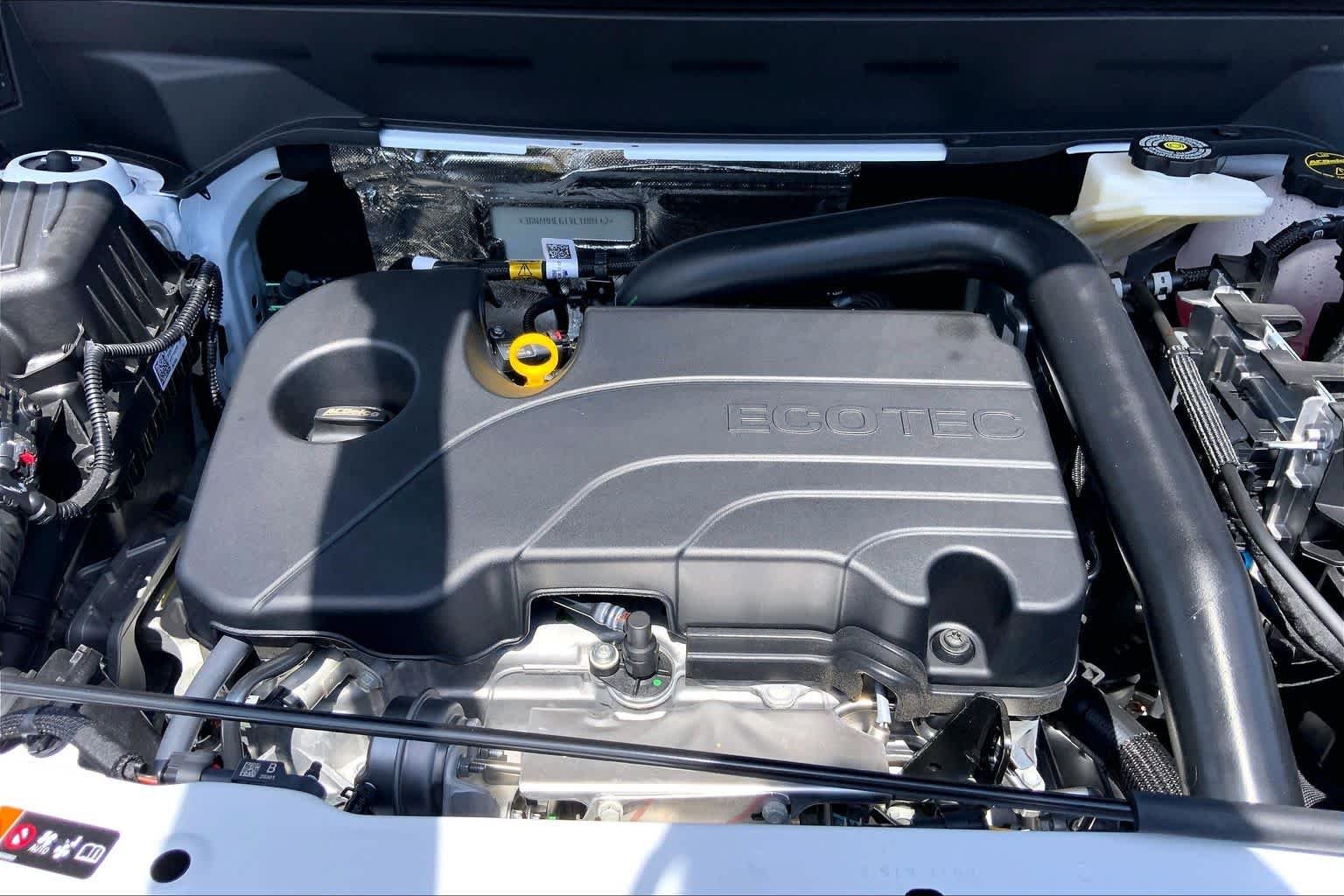 New 2027 Summit White Chevrolet LT image 16