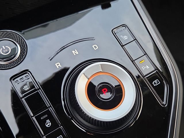 New 2025 Gray Kia Wind image 16