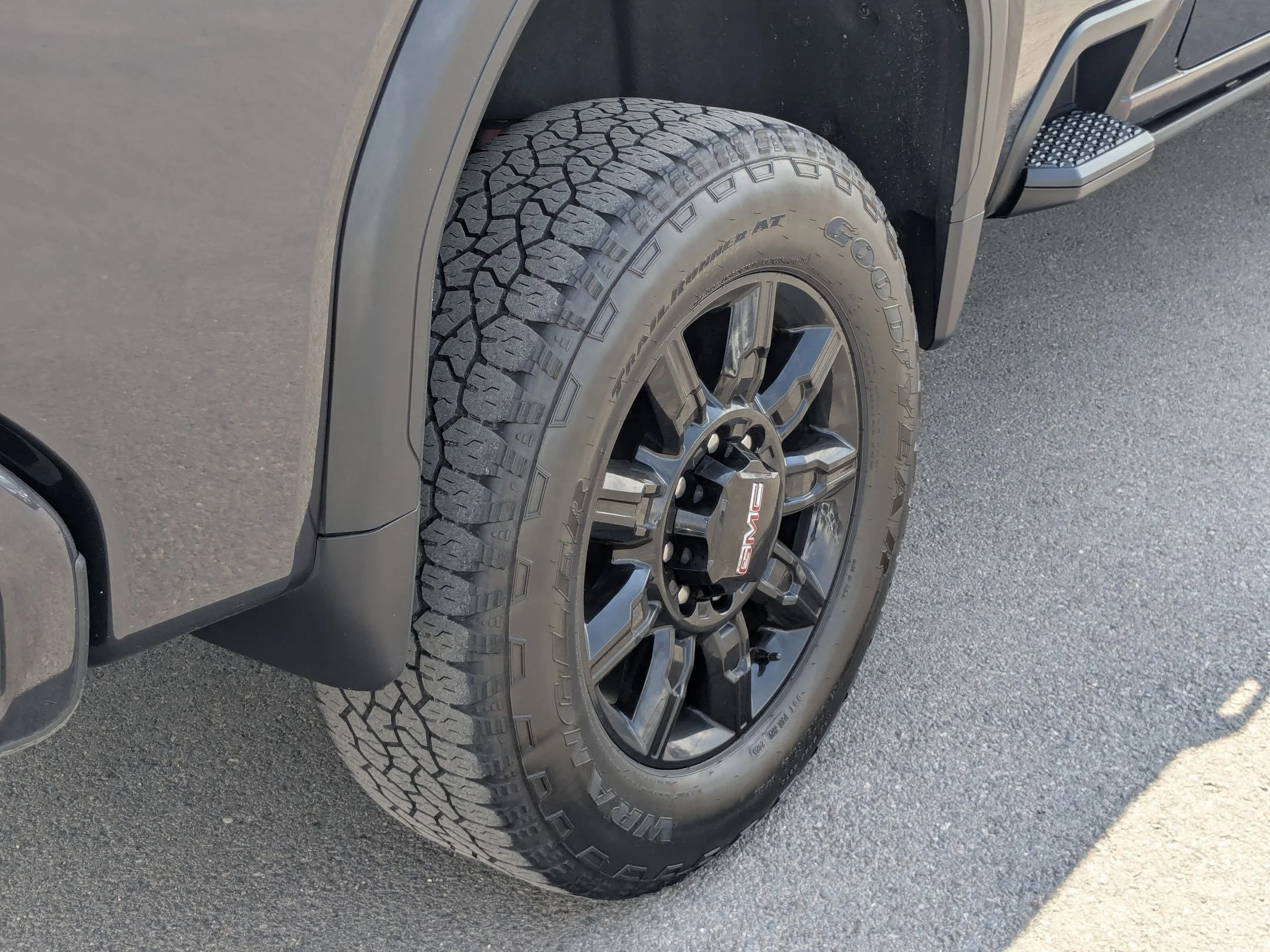 Used 2025 Titanium Rush Metallic GMC AT4 image 13