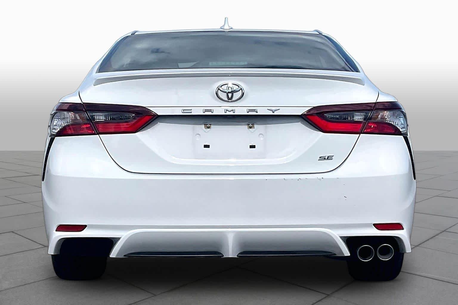 Used 2023 Ice Cap Toyota SE image 5