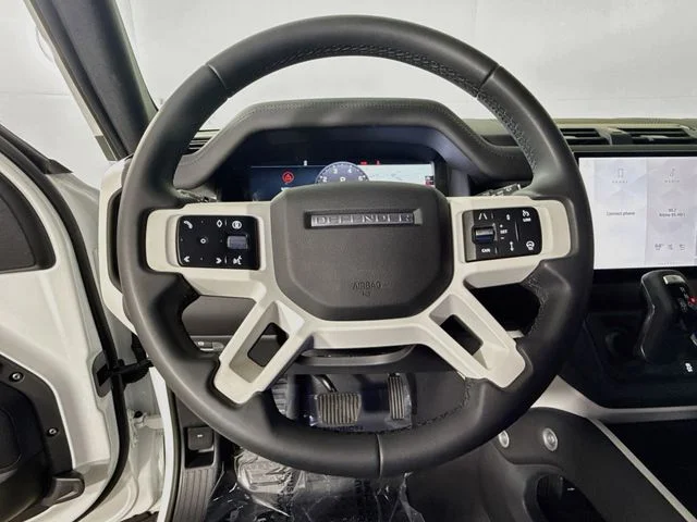 Used 2025 Fuji White Land Rover S image 12