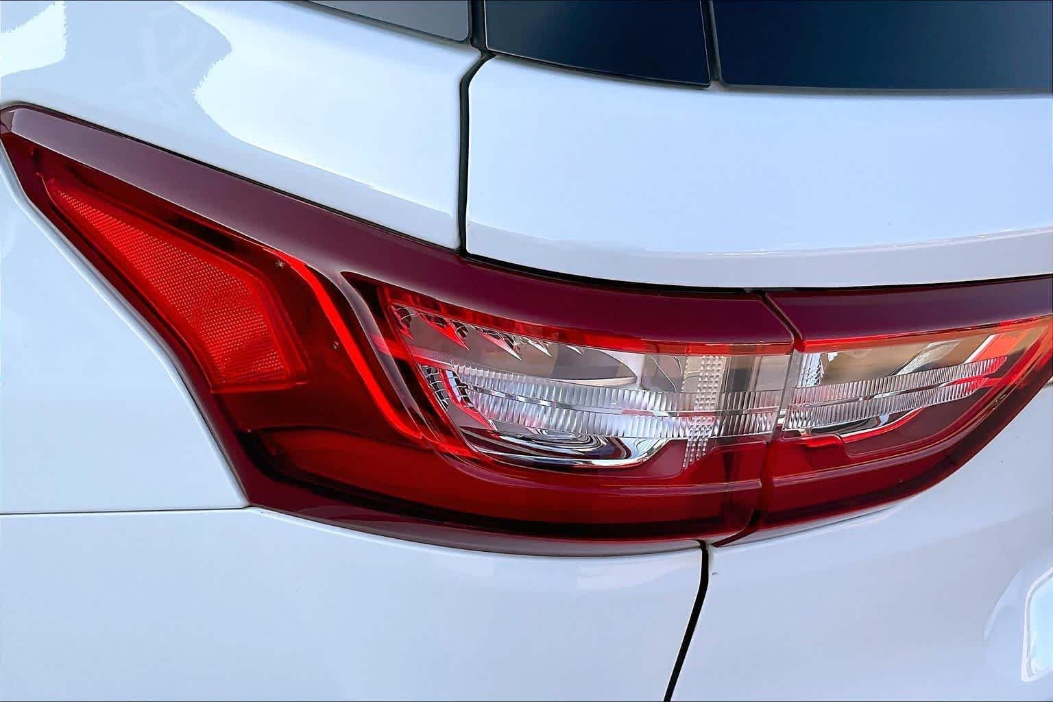 Used 2019 SUMMIT WHITE Chevrolet LS image 27
