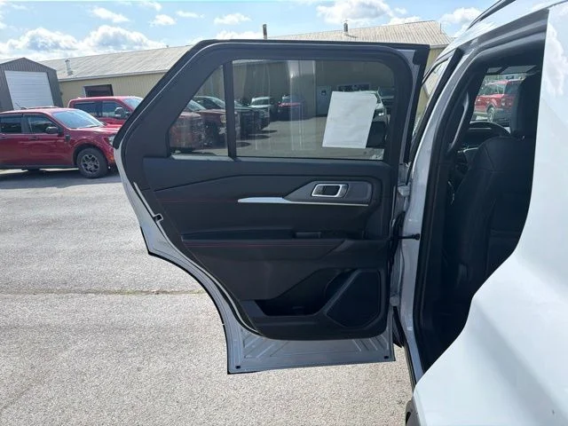 New 2026 Space White Metallic Ford ST-Line image 48