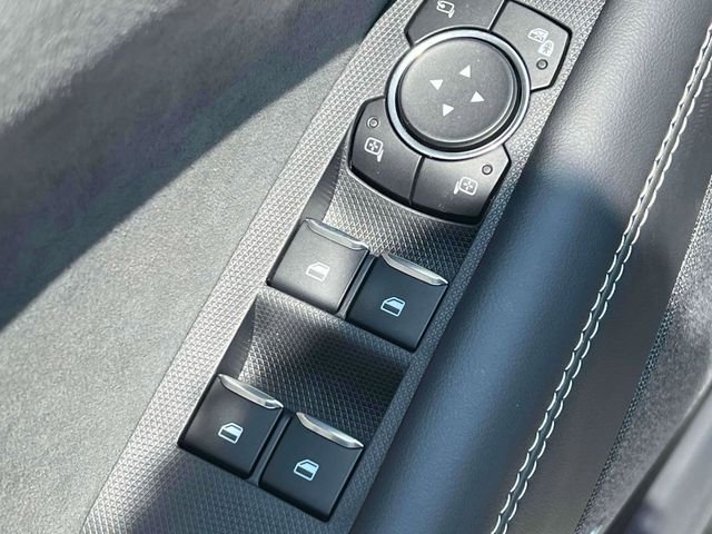 2025 Ford Mustang Mach-E GT - Photo 37