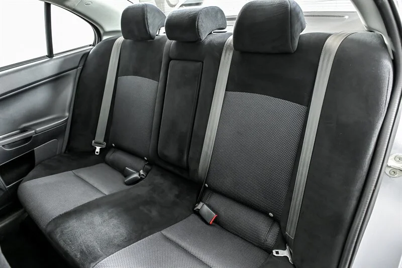 Used 2015 Apex Silver Metallic Mitsubishi GSR-1 OWNER-CLEAN CARFAX! image 20