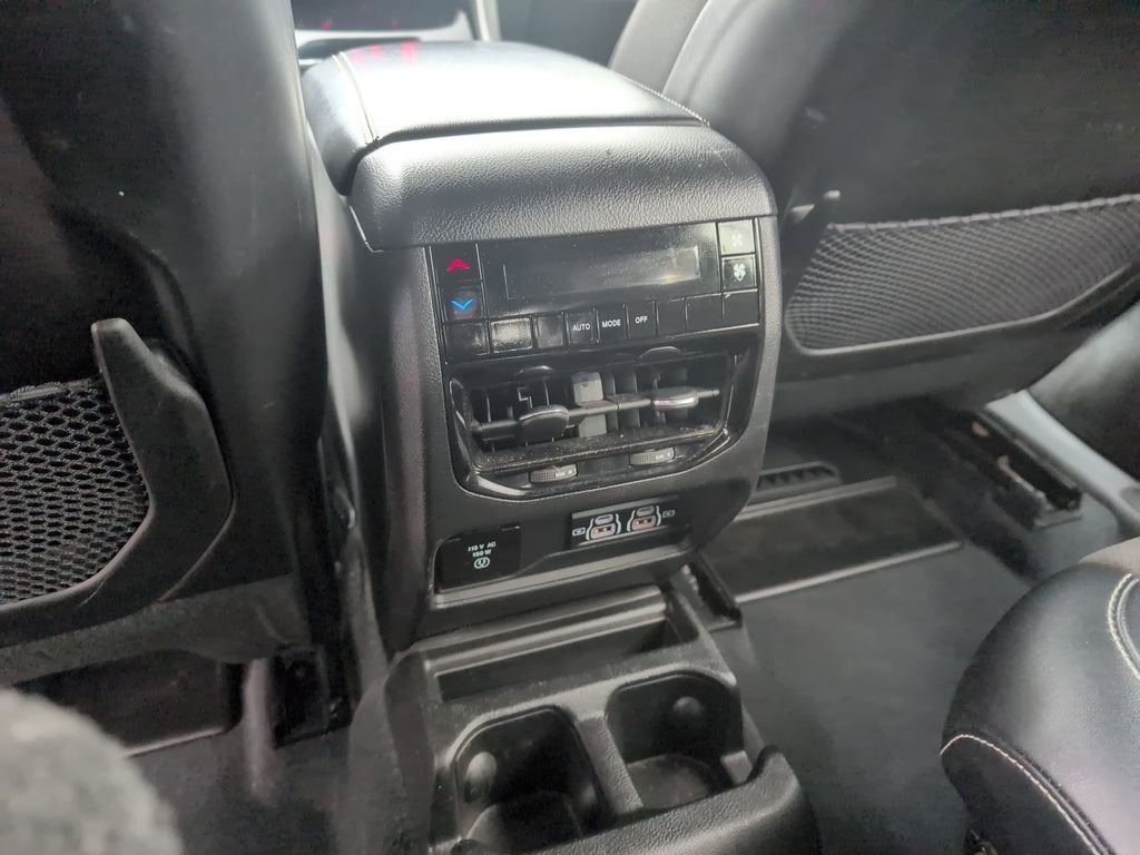Used 2023 Black Jeep Altitude image 24
