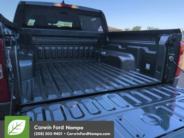 New 2026 Carbonized Gray Metallic Ford XLT image 28